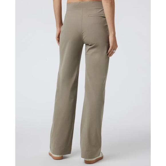 Vuori Women's Meta Wide Leg Trousers in Taupe - Picture 3 of 11